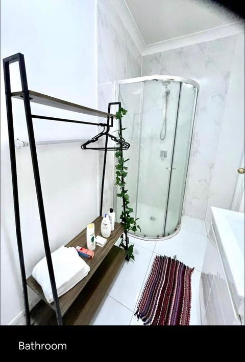 Private Entry Studio Room With Bathroom And Kitchen - Surfers Gold Coast 1