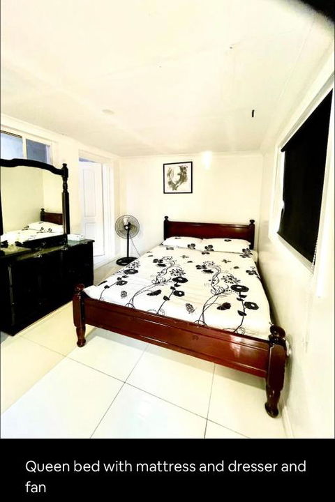 Private Entry Studio Room With Bathroom And Kitchen - Surfers Gold Coast 3