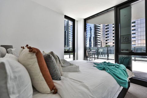 Prospect Eva - Surfers Gold Coast 0