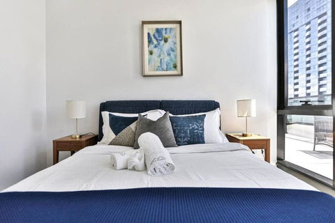 Prospect Eva - Surfers Gold Coast 2
