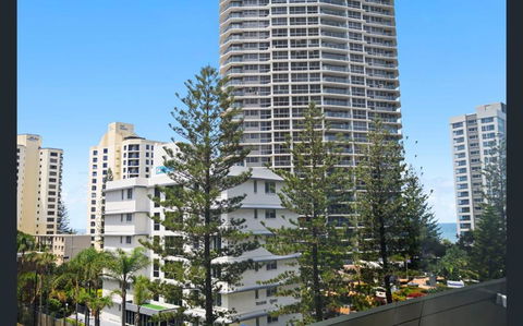 Q Tower At Surfers Paradise - From Level 3 - Private & Self Contained Apartments - Surfers Gold Coast 1