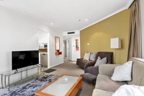 Quay West 2302 Self-Catering - Surfers Gold Coast 3