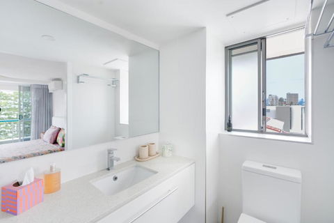Rainbow Bay - 2BR Haven - Surfers Gold Coast 2