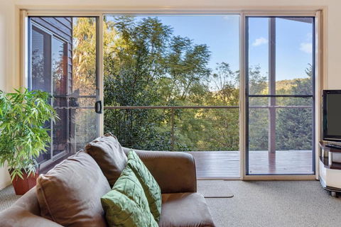 Ravensbourne Escape- Kookaburra Kottage - Surfers Gold Coast 0