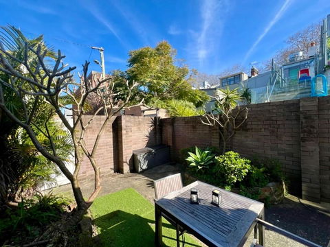Rear Garden Suite - Surfers Gold Coast 0