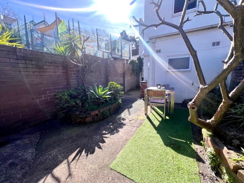 Rear Garden Suite - Surfers Gold Coast 2