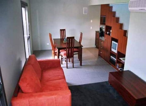 Red Brier Cottage Accommodation - Surfers Gold Coast 2