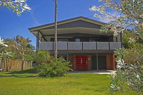 Red Door Beach House - Surfers Gold Coast 0