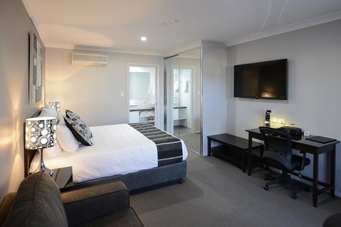 Astro Dish Motor Inn - Surfers Gold Coast 1