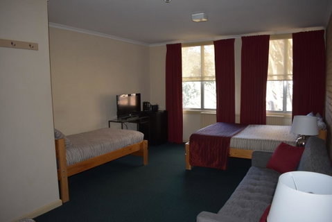 Attunga Alpine Lodge & Apartments - Surfers Gold Coast 2