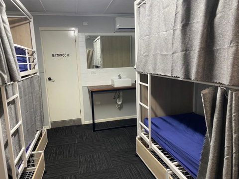 Aussie Dream Hostel - Surfers Gold Coast 2
