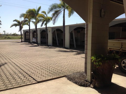 Ayr Max Motel - Surfers Gold Coast 1