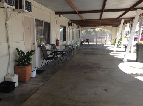 Ayr Max Motel - Surfers Gold Coast 2