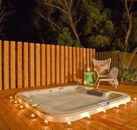 Azure Beach Retreat - Spa Luxury - Surfers Gold Coast