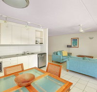 Baden 61 - Rainbow Shores Air conditioned Unit Walk To Beach Pool Tennis court - Surfers Gold Coast