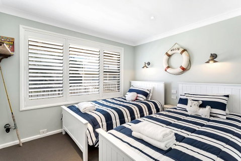 Bagnall Avenue, 1 - Surfers Gold Coast 3