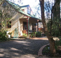 Ballarat cottages incorporating yarrowee cottage and Admirals cottage - Surfers Gold Coast