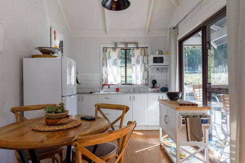 Bandalong Cottages - Surfers Gold Coast 1