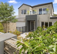 BANGALOW - MORNINGTON - Surfers Gold Coast