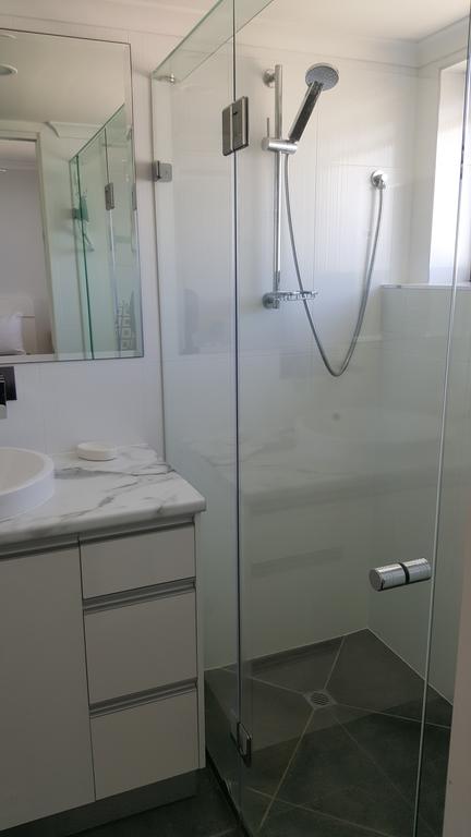 Banyandah Towers - Surfers Gold Coast 1