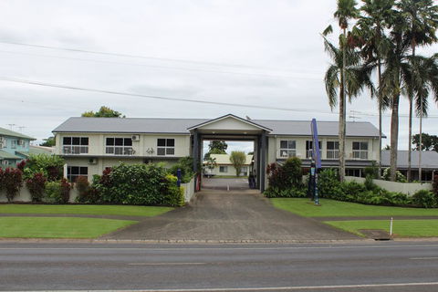 Barrier Reef Motel Innisfail - Surfers Gold Coast 1