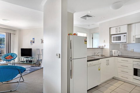 Barrington, Unit 814/43-45 Shoal Bay Road - Surfers Gold Coast 1