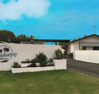 Batemans Bay Hotel - Surfers Gold Coast