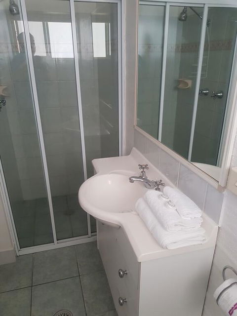 Bayview Apartments - Surfers Gold Coast 2