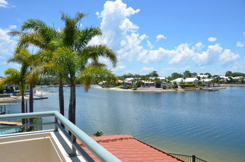 Bayz Maroochy Waters - Surfers Gold Coast 0