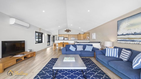 Beach House 72A Marine Drive - Fingal Bay - Surfers Gold Coast 2