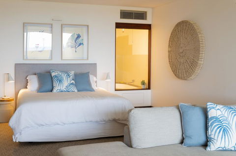 Beach Suites - Surfers Gold Coast 3