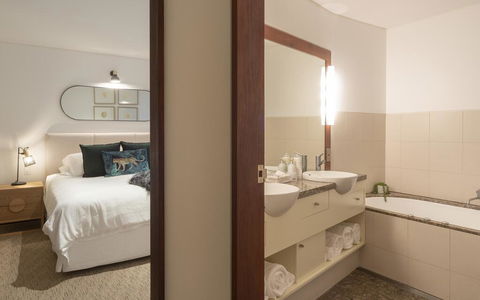 Beach Suites - Surfers Gold Coast 1