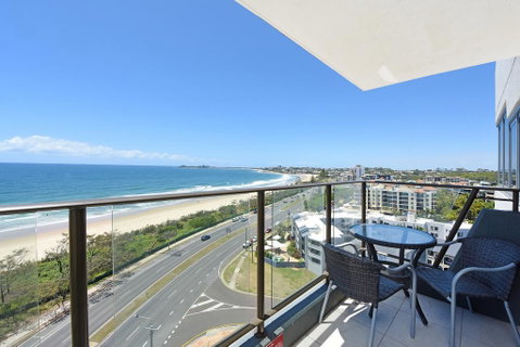 Beachfront Towers - Surfers Gold Coast 1