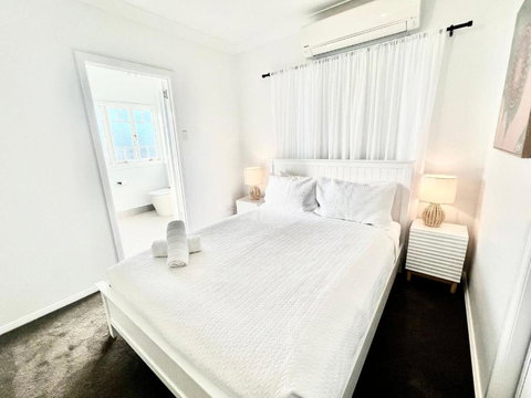 Renovated Queenslander - Upstairs 2km To Stadium - Surfers Gold Coast 2