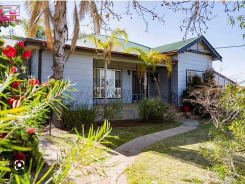 Red Steps - Family & Pet Friendly - Surfers Gold Coast 0