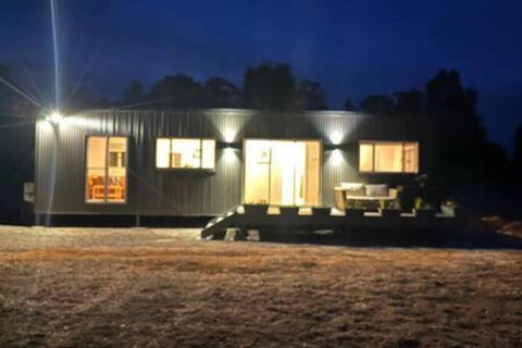 Redman View Luxury Lakeside Cabin - Surfers Gold Coast 0