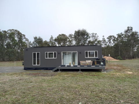 Redman View Luxury Lakeside Cabin - Surfers Gold Coast 1