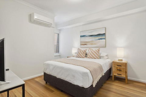 REGL20/11 - Regal In East Perth - Surfers Gold Coast 1