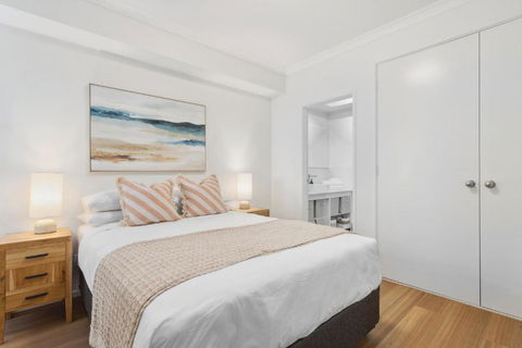 REGL20/11 - Regal In East Perth - Surfers Gold Coast 2