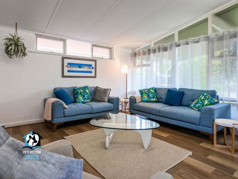 Renovated 3BR One Street To Beach - Surfers Gold Coast 1