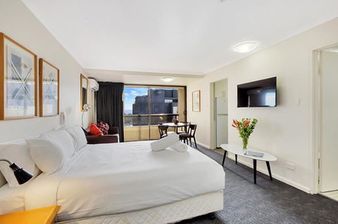 Renovated Stylish Studio - Surfers Gold Coast 0