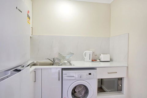 Renovated Stylish Studio - Surfers Gold Coast 3