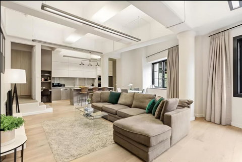 Renovated Warehouse Conversion In Heart Of Sydney - Surfers Gold Coast 0