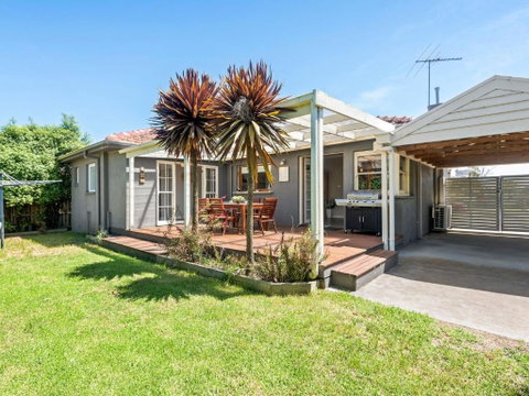 Resarf Retreat - Surfers Gold Coast 0