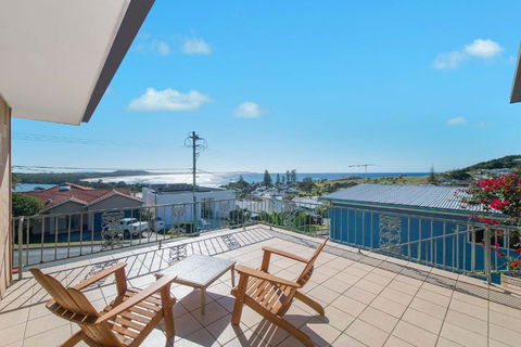 Retro Beach House - Surfers Gold Coast 0