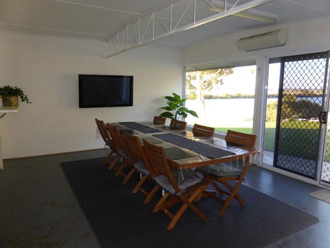 Riverfront Holiday House - Surfers Gold Coast 1