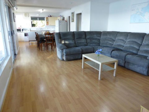 Riverfront Holiday House - Surfers Gold Coast 3