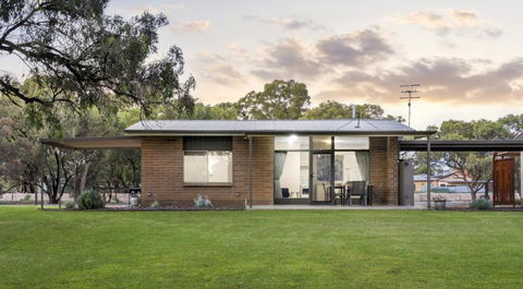 Riversands Rest Accommodation Paringa - Coobah Cottage - Surfers Gold Coast 3