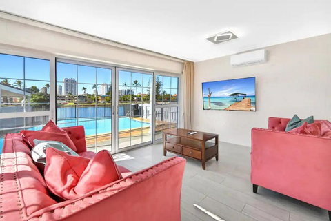 Riverside 3 Bedroom House In Surfers Paradise - Surfers Gold Coast 3