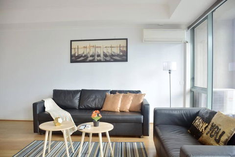 RiverView Spacious 3BR2Bath2Car WifiPoolGym Crown - Surfers Gold Coast 0